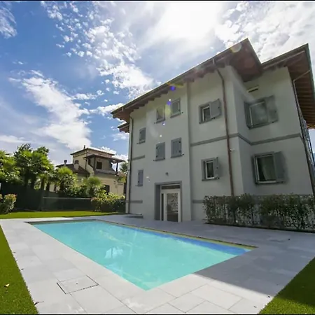 Regina Int.3 Apartament Mezzegra